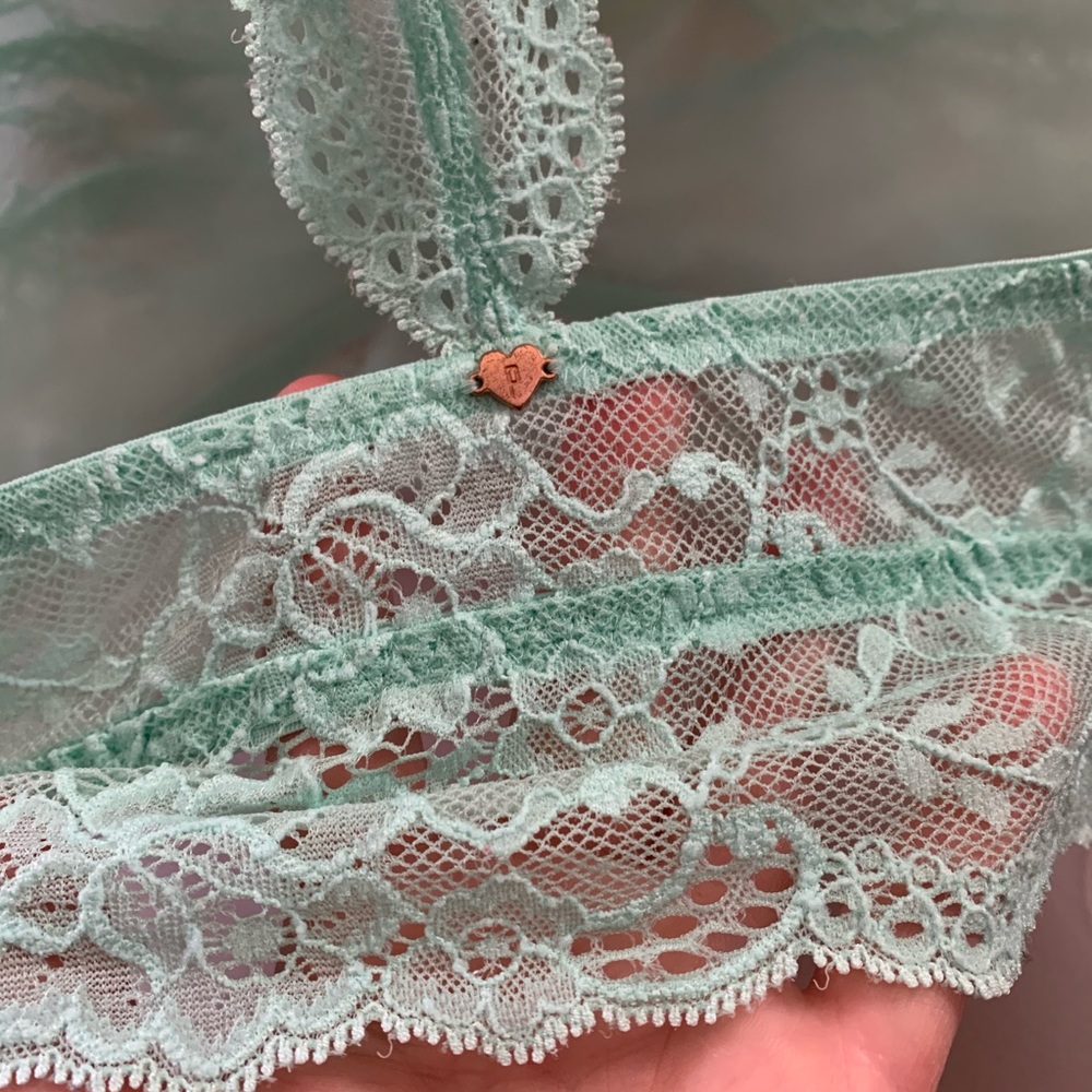 VS PINK Mint Lace Bralette/Bra Sz. M - Picture 5 of 6